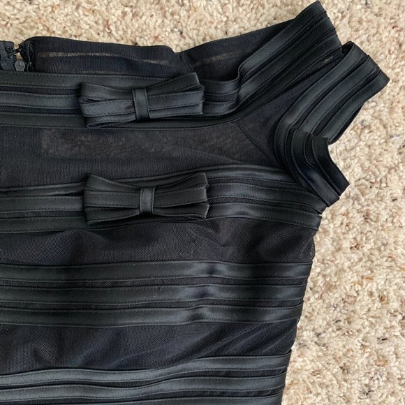 JS Signature Off Shoulder Top - Picture 3 of 7